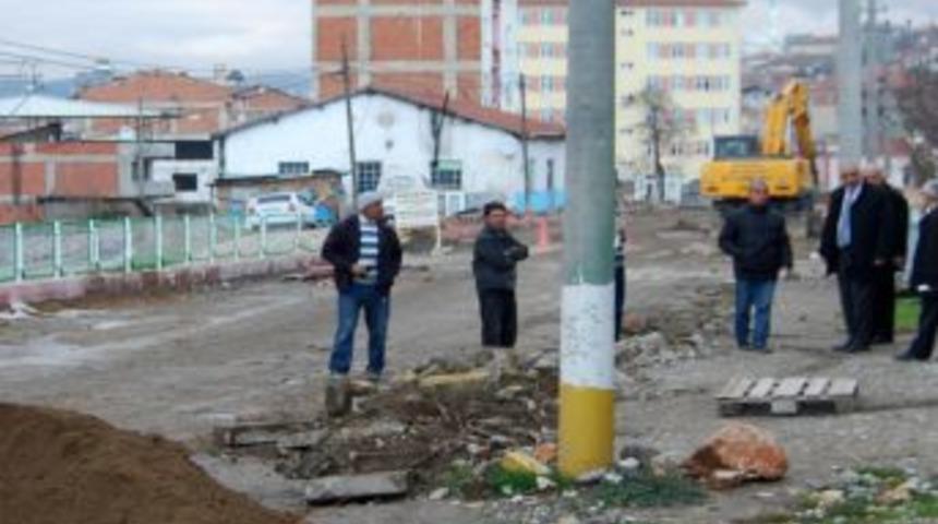 Orhaneli&rsquo;nde Yol &Ccedil;alışmaları S&uuml;r&uuml;yor