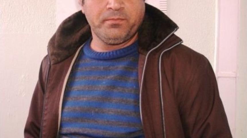 Aranmakta Olan Şahıs, Ka&ccedil;ak Sigara İle Yakalandı