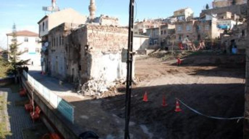 Mimarsinan Bölgesinde Meydan Genişletme Çalışması Başladı