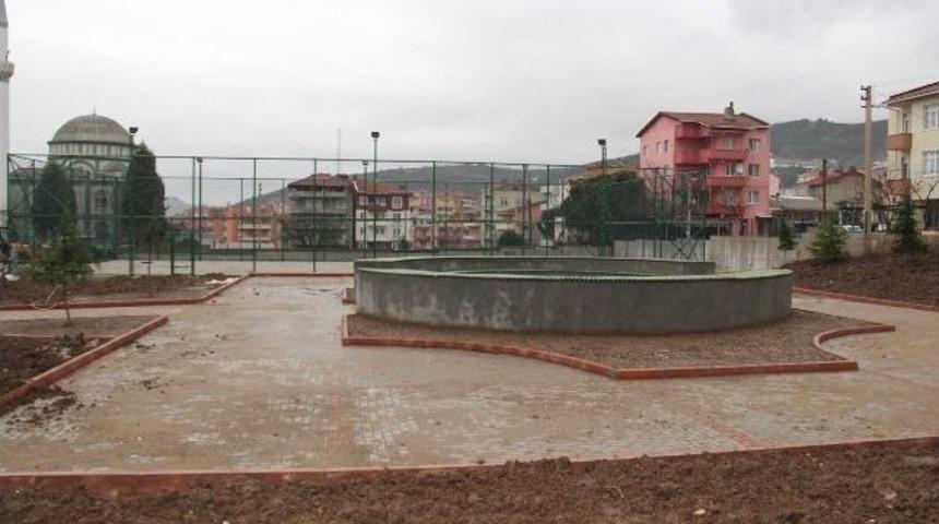 İhl&rsquo;ye Halı Saha