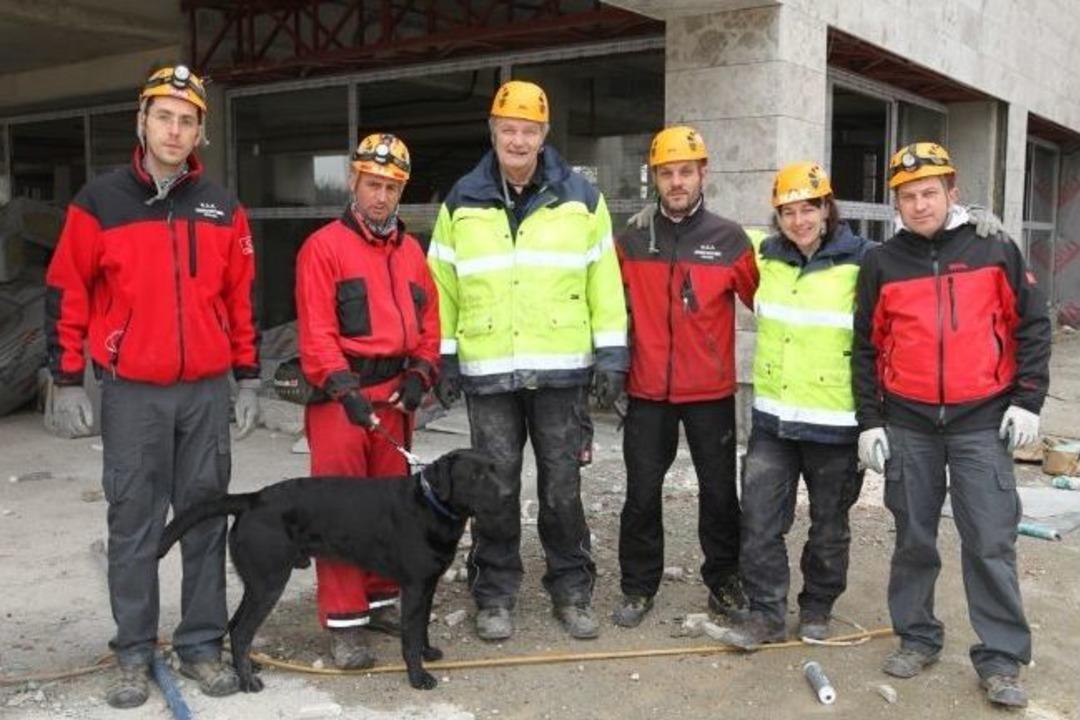 Arama K&ouml;peği Dick Hayat Kurtarıyor