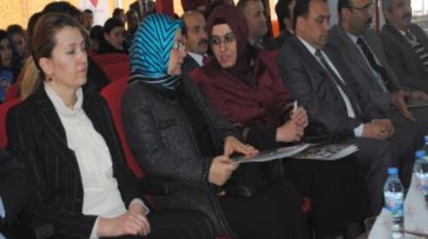 Kadınların Toplumdaki Yeri &Ccedil;alıştayda Ele Alınıyor