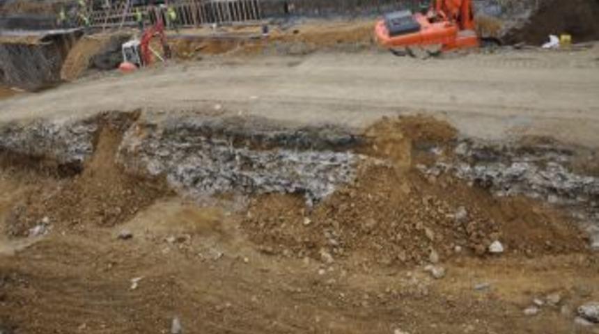 Taksim&rsquo;deki Kazı &Ccedil;alışmalarında Tarihi Kemer Bulundu