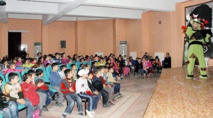 'mikrobistan' Oyunu Besni&rsquo;de Sahnelendi