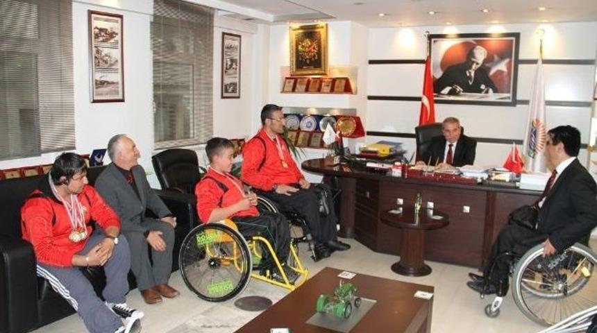 Demirtaş'tan Engelli Sporculara Tebrik