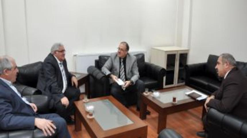 Hınıslıoğlu: Yakutiye'nin Eğitim Projelerine Desteğe Hazırız