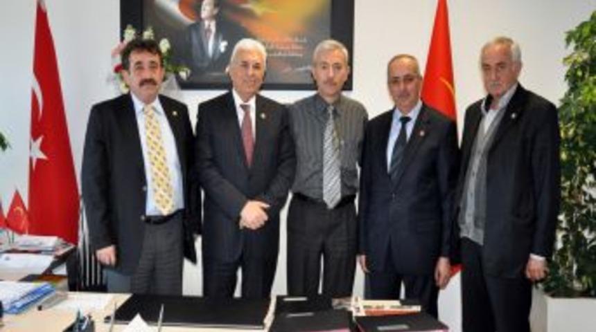 Genel Başkan &Ouml;z&uuml;nal, Bahri Yavuz'u Ziyaret Etti