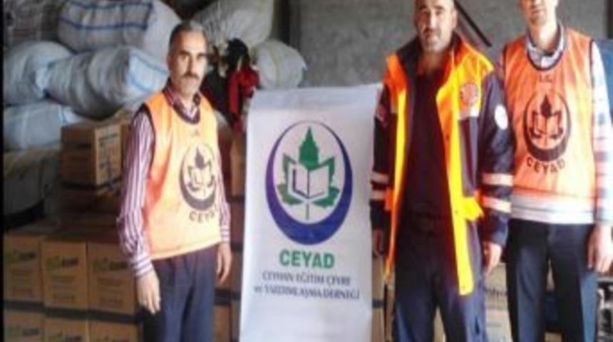 Ceyad G&ouml;n&uuml;ll&uuml;leri 100 Koli Yardım Malzemesini Afad Yetkililerine Teslim Etti