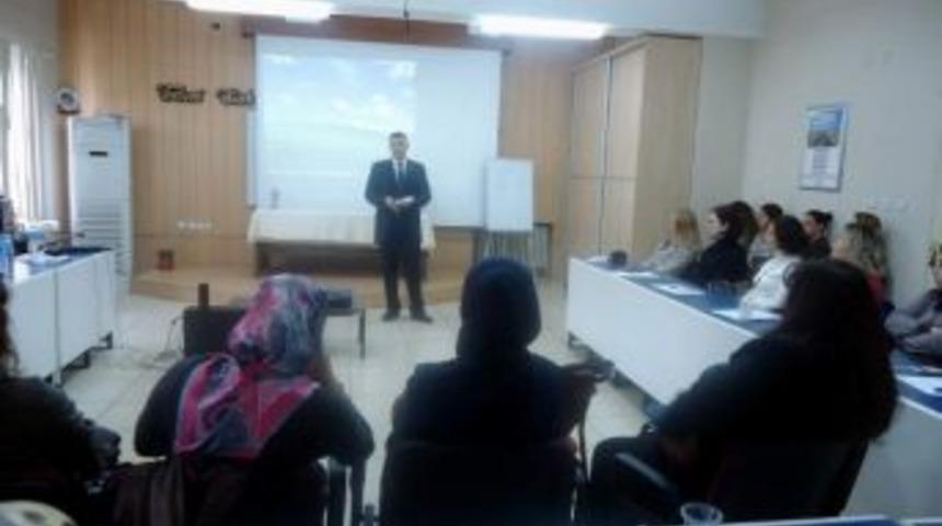 Sağlık Personeline Kanser Ve Evlilik &Ouml;ncesi Eğitimi