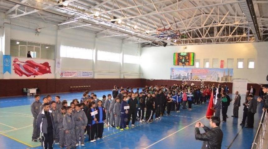 Okullararası Yıldızlar Futsal Grup Şampiyonası Başladı