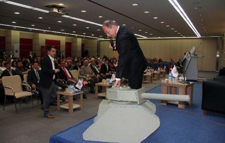 Eski Sağlık Bakanı Akdağ, Tankın Namlusunu Duvara Çevirdi G3