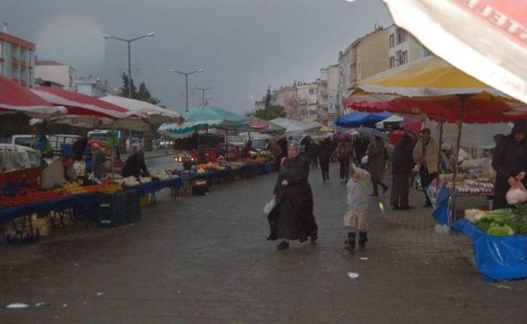 Yağmur Pazarcıları Vurdu