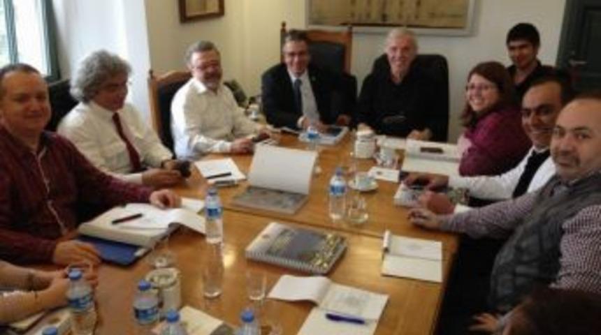 Cumhuriyet Meydanı Projesi İ&ccedil;in İstanbulda Bir Araya Gelindi