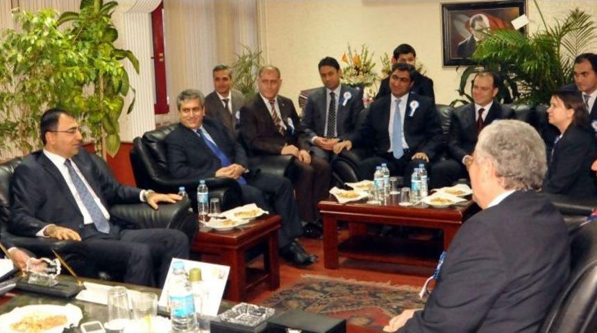 Vali Toprak'tan Vergi Haftası Mesajı: Vatandaşın Halinden Anlamalı