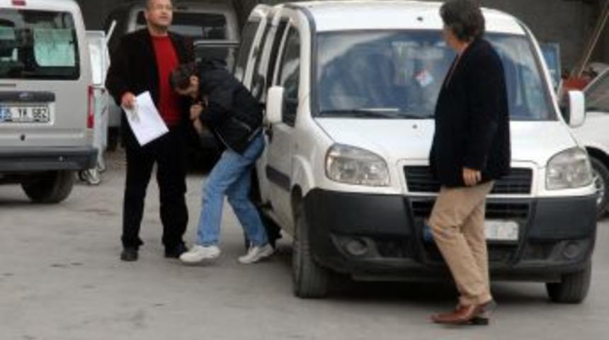 Öldürdüğü Karısıyla Televizyonda Alt Yazıdan Verilen Telefonla Tanışmış