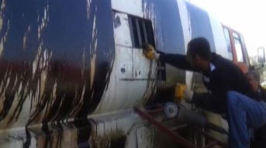 Akaryakıt Tankerine Yapılan &Ouml;zel B&ouml;l&uuml;mde Ka&ccedil;ak Sigara Ele Ge&ccedil;irildi