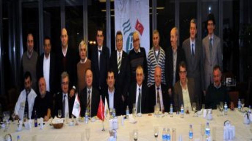 Bursasporlular Derneği Yeni Yönetimini Seçti