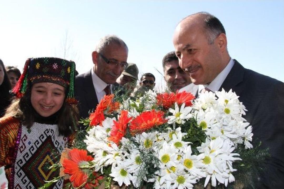 Damal&rsquo;da Sinema A&ccedil;ılışı