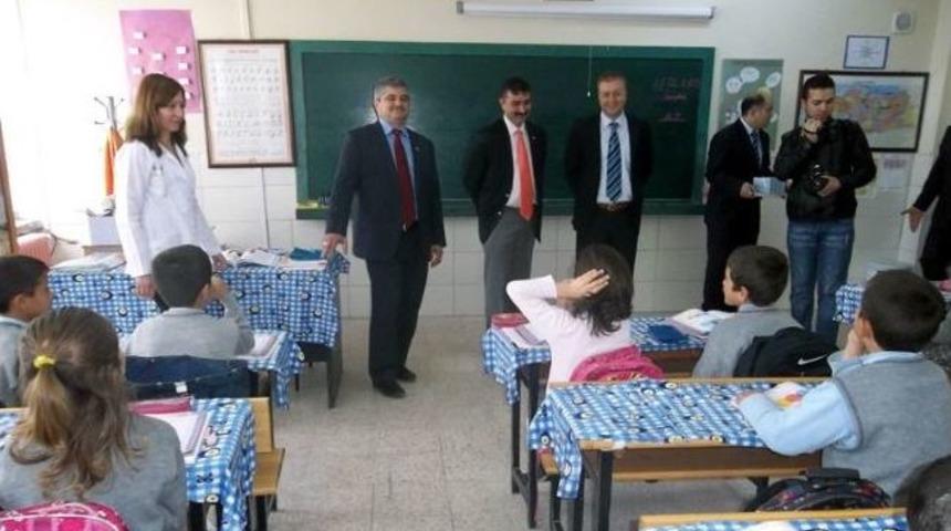 Akhisar&rsquo;da Okullarda S&uuml;t Dağıtımı Başladı