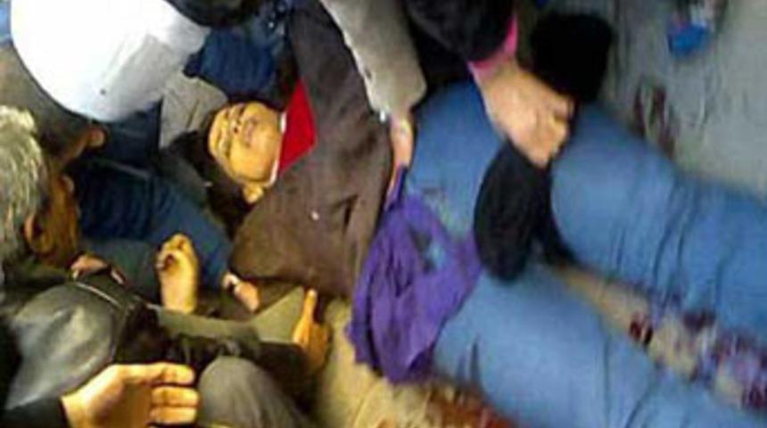 Ayrılamayınca, bı&ccedil;akladı!