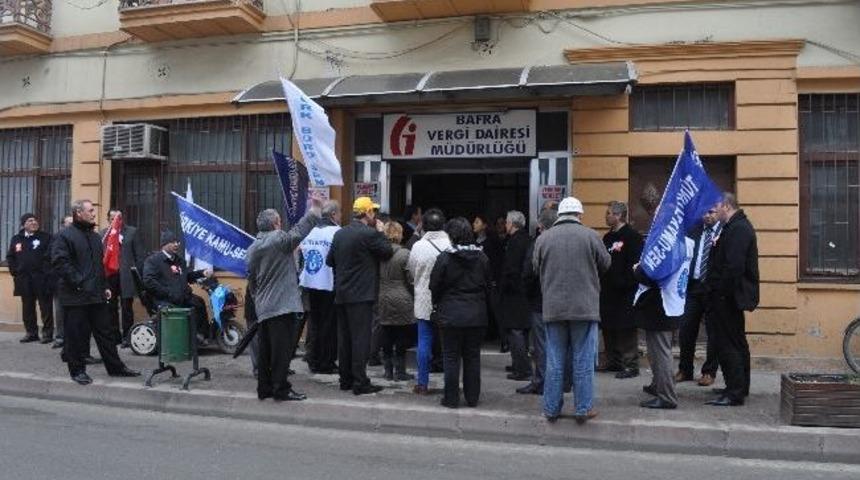 Bafra Vergi Dairesi &Ccedil;alışanları İş Bıraktı