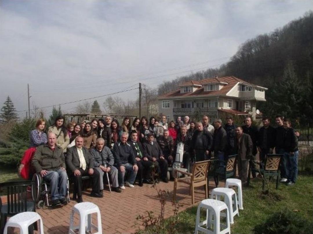 Ağa&ccedil; Sevgisi Engel Tanımıyor