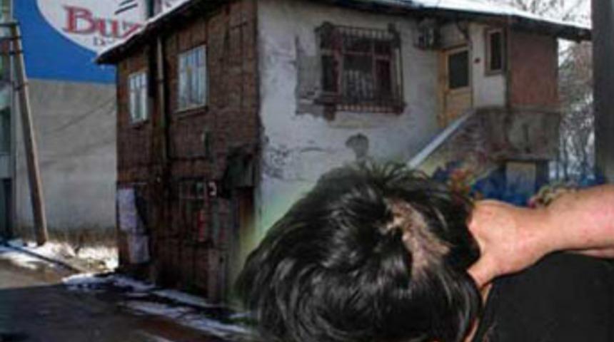 Fareli evde zoraki yaşam