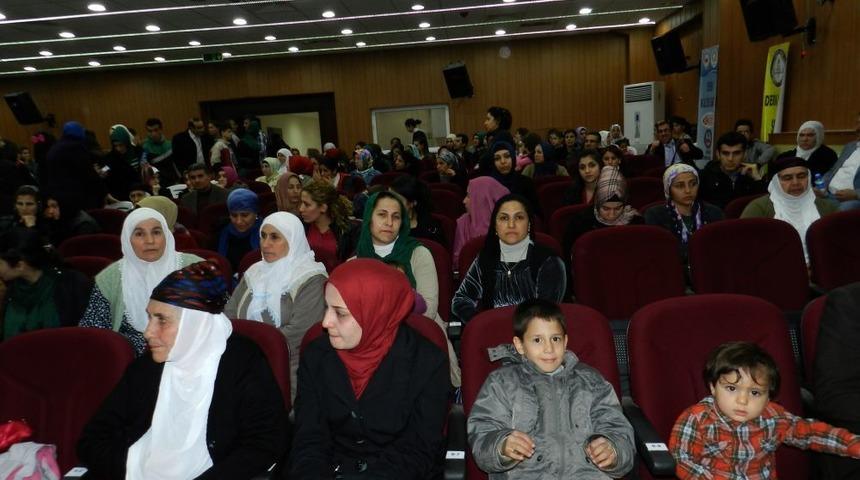 Derikliler, Nihat Hatipoğlu Konferansına Akın Etti