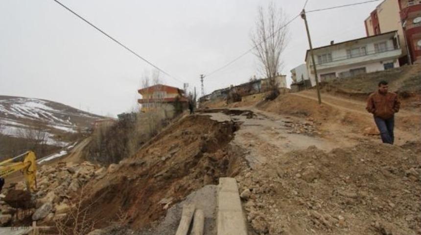 Heyelan B&ouml;lgesinde &Ccedil;alışma Başlatıldı