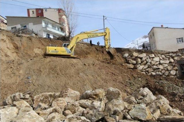 Heyelan Bölgesinde Çalışma Başlatıldı