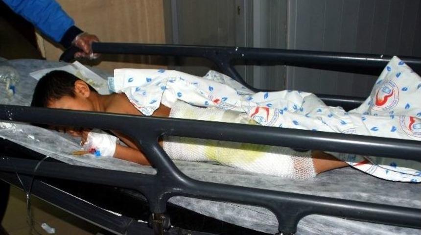 &Uuml;zerine S&uuml;t D&ouml;k&uuml;len &Ccedil;ocuk Ağır Yaralandı