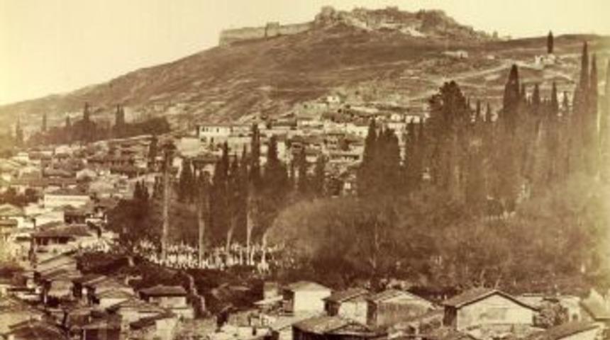 İzmir'deki Tarih&icirc; Kadifekale'nin Restorasyonu Devam Ediyor