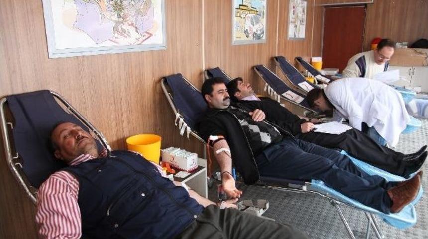 Kızılay Ahlat&rsquo;ta Kan Bağışı Topladı