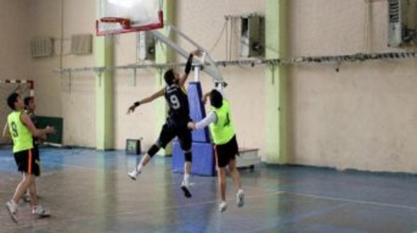 İl Basketbol Takımı T&uuml;rkiye Yarı Finallerinde