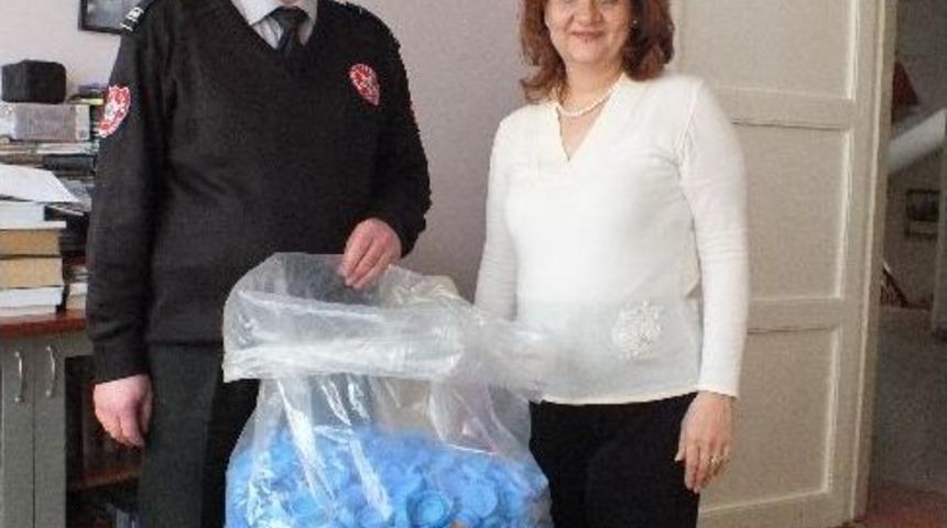 K&uuml;t&uuml;phane&rsquo;den&rdquo; Mavi Kapak&rdquo; Kampanyasına Destek