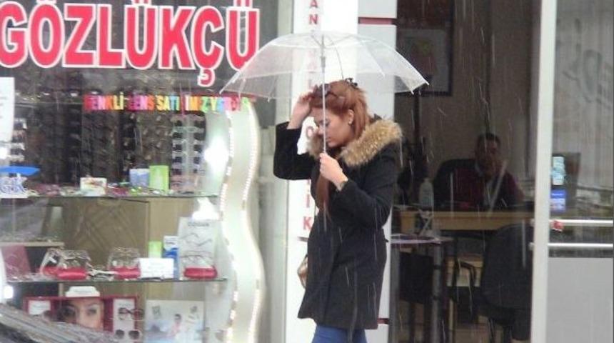 Eskişehir Yağmur Ve Doluya Teslim Oldu