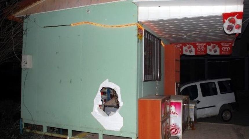 B&uuml;feye Giren Hırsız Umduğunu Bulamadı