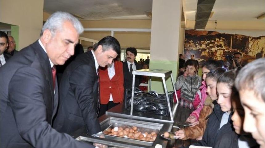 Vali Arslan YİBO&rsquo;da &Ouml;ğrencilerle Kahvaltı Yaptı