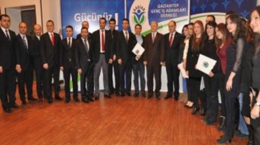 Y&ouml;netici Asistanı Yetiştirme Kursu Sertifika T&ouml;reni Yapıldı