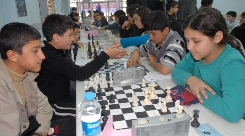 Vergi Haftası Satran&ccedil; Turnuvası Yapıldı