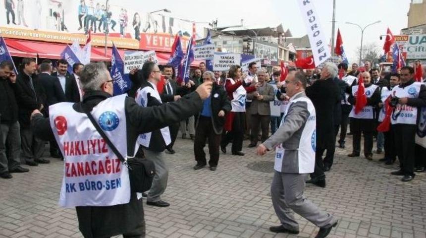 Memurlar İş Bırakıp &Ccedil;iftetelli Oynadı