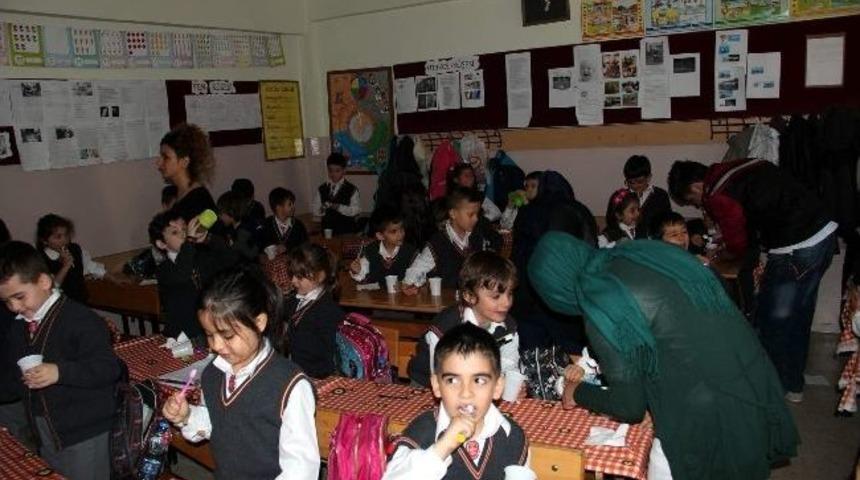 Niğde&rsquo;de 6 Bin 72 &Ouml;ğrenciye Flor&uuml;rl&uuml; Jel