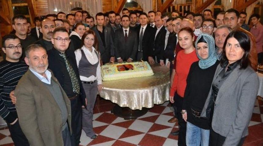 Ak Gen&ccedil;ler Ustasının Doğum G&uuml;n&uuml;n&uuml; Kutladı