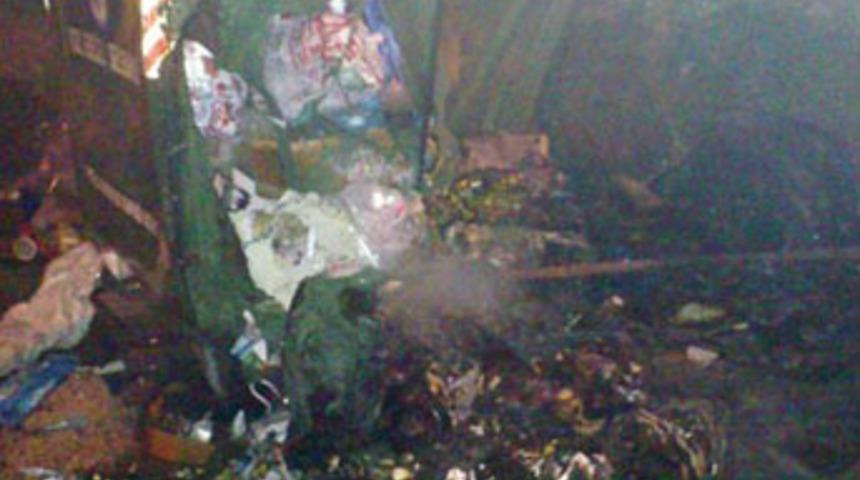 &Uuml;niversiteli gen&ccedil; kız bebeğini &ccedil;&ouml;pe attı