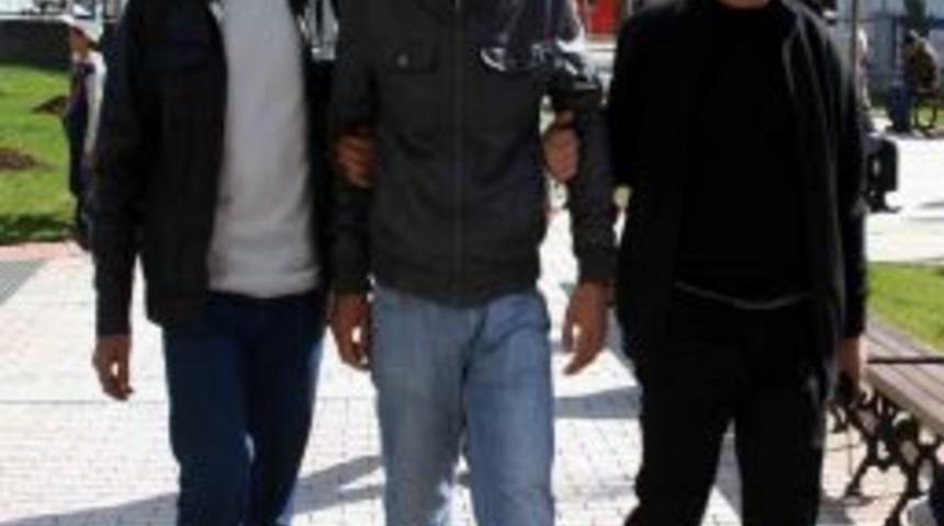 Ter&ouml;r &Ouml;rg&uuml;t&uuml; Yandaşlarının Polise Saldırısı Ve Operasyon Anı Mobesede