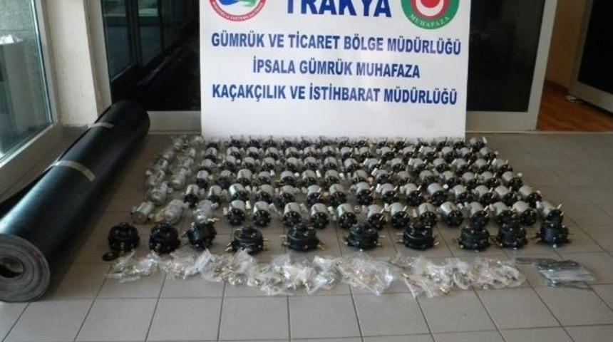 Bacakların Sardığı Elektronik Sigaralarla Yakalandı