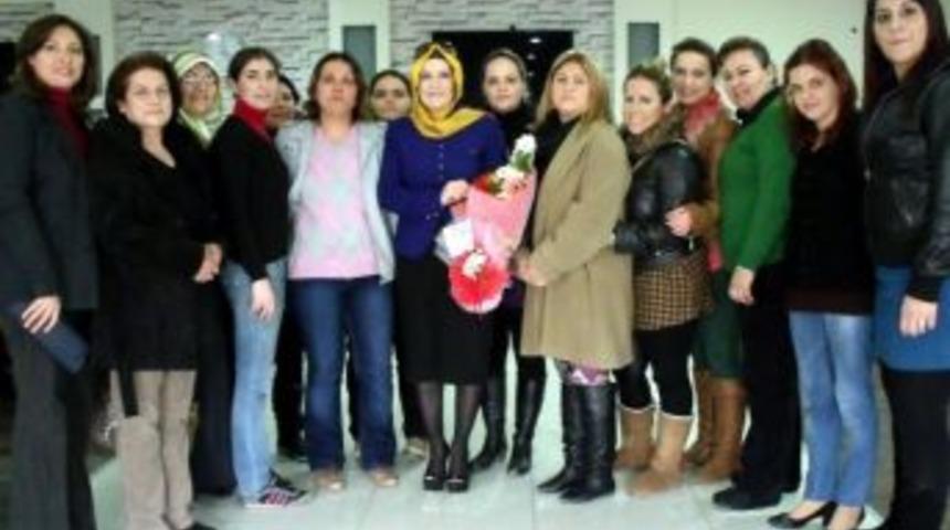 Ak Kadınlar Salihli'de Se&ccedil;im Startını Verdi