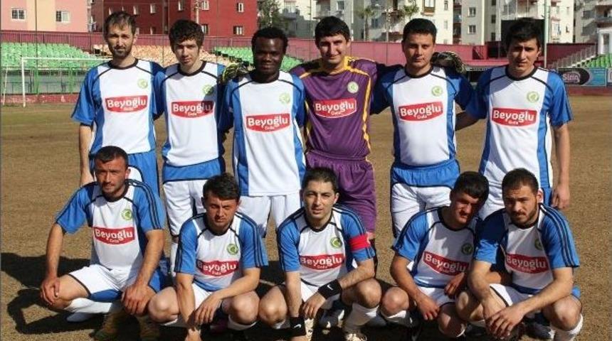 K&ouml;y Takımında Fildişili Futbolcu