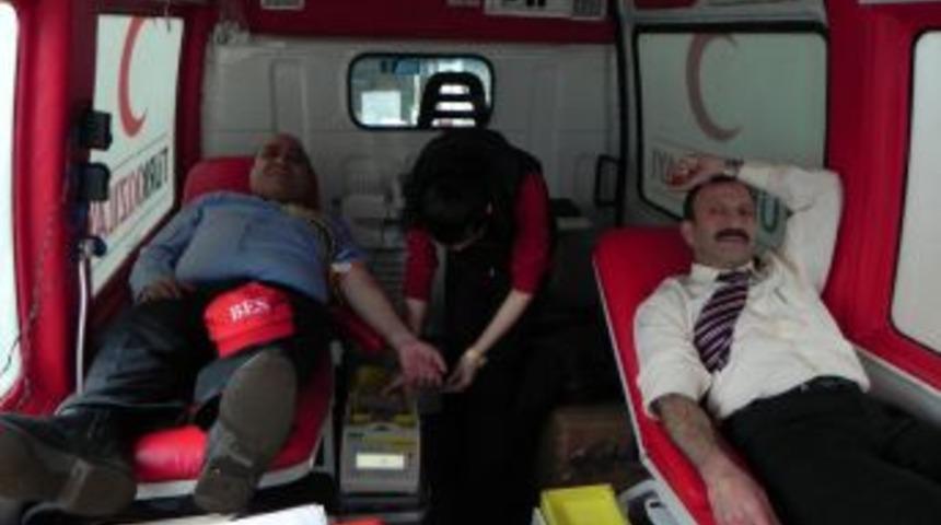 Vergi Dairesi &Ccedil;alışanlarından Kan Bağışı Kampanyasına Destek