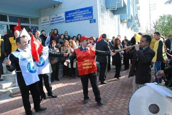 Akhisar'da Memurlar Grev Yaptı G5